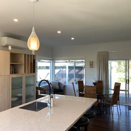Walnut House Apartment Havelock North Exterior photo